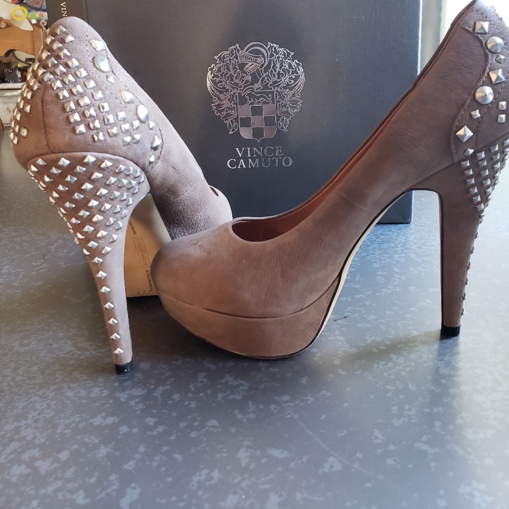 8.5M Vince Camuto metal spiked heels